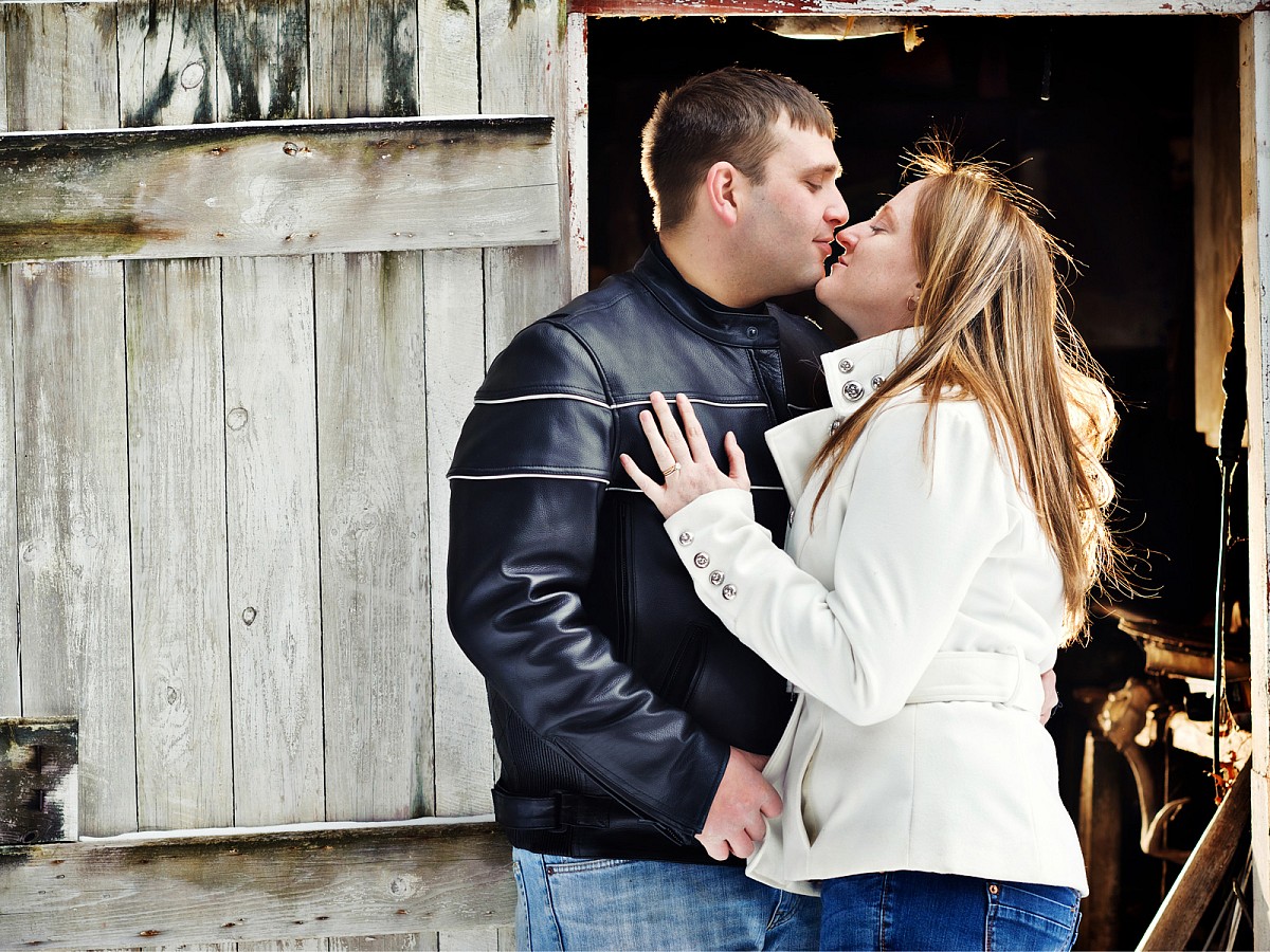 Engagement-Winter-Barn-Woods.jpg