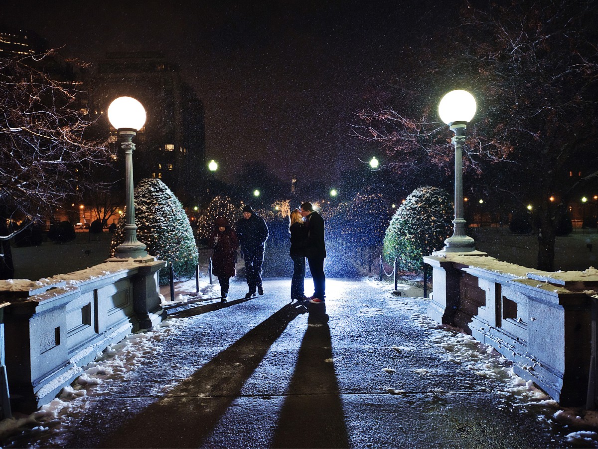 Engagement-Winter-Boston-Common-Snowing-Bridge.jpg