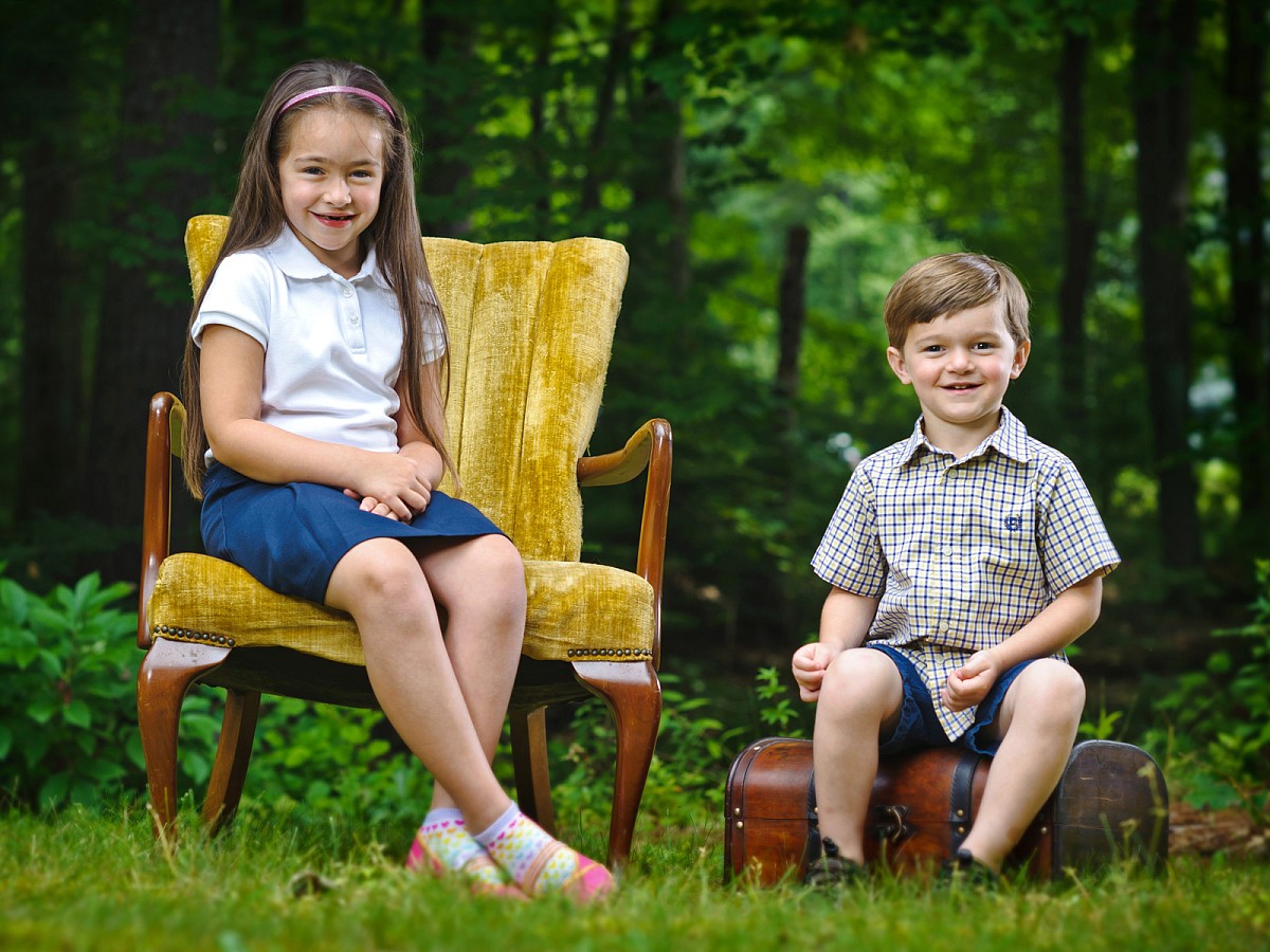 Lifestyle-Family-Children-Sibling-Grass-Woods-Portrait.jpg